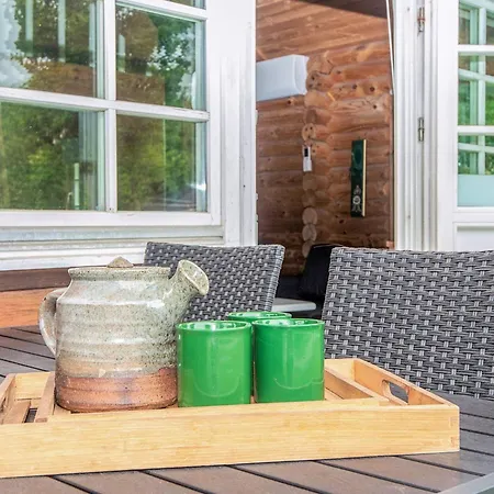 5 Person In Hovborg-by Traum הובבורג