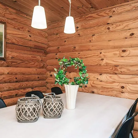 5 Person In Hovborg-by Traum הובבורג